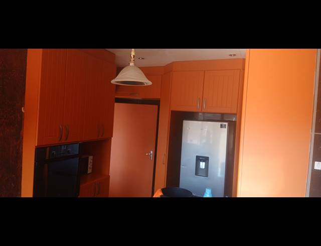 4 BEDROOM HOUSE FOR SALE IN SIGNAL HILL
